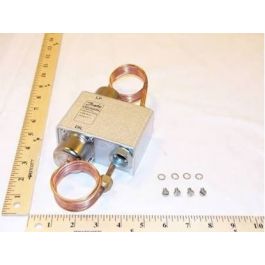 Carrier HK06UC001 Oil Pressure Switch