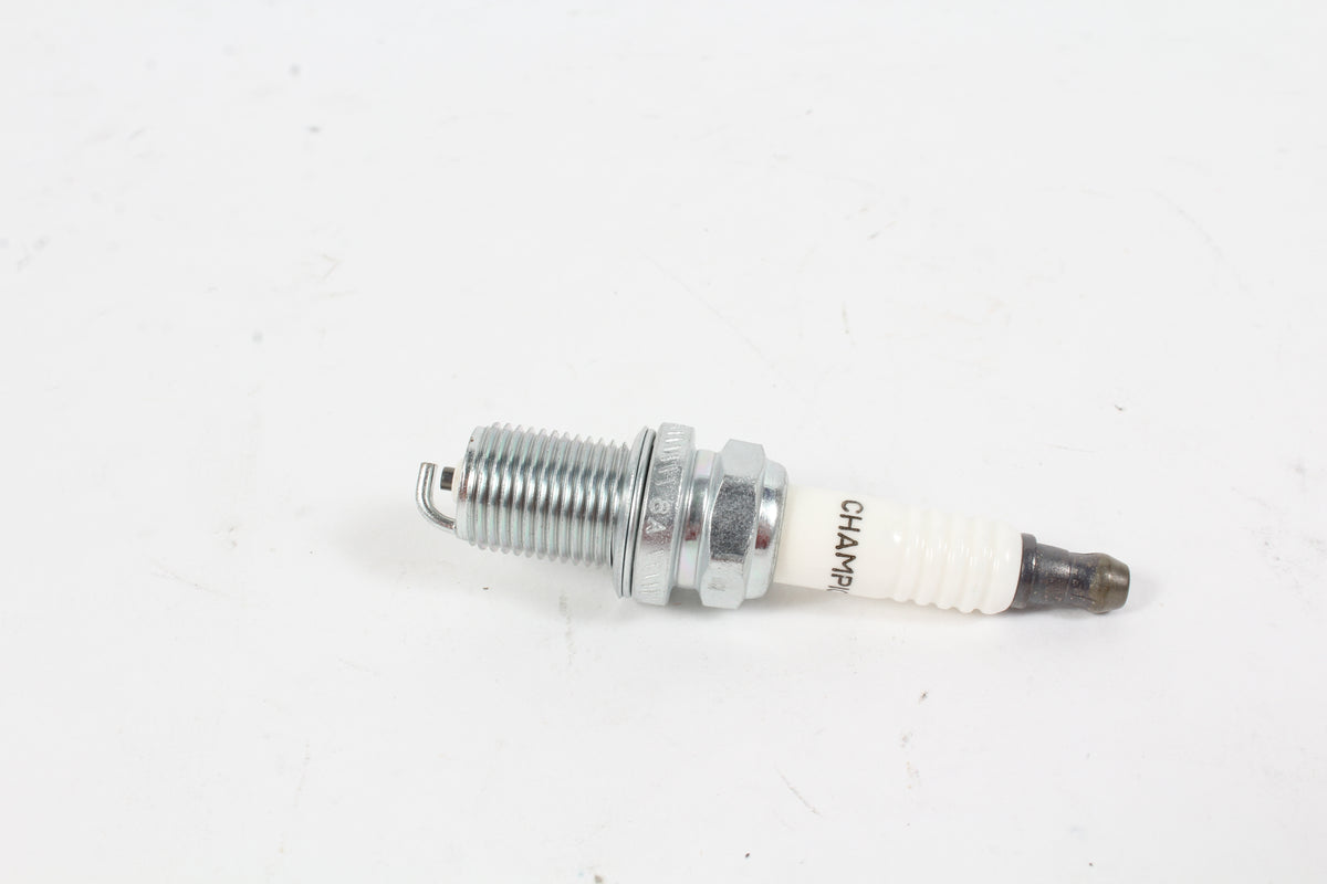 Genuine Champion RC7YC3 Spark Plug Copper Plus 444